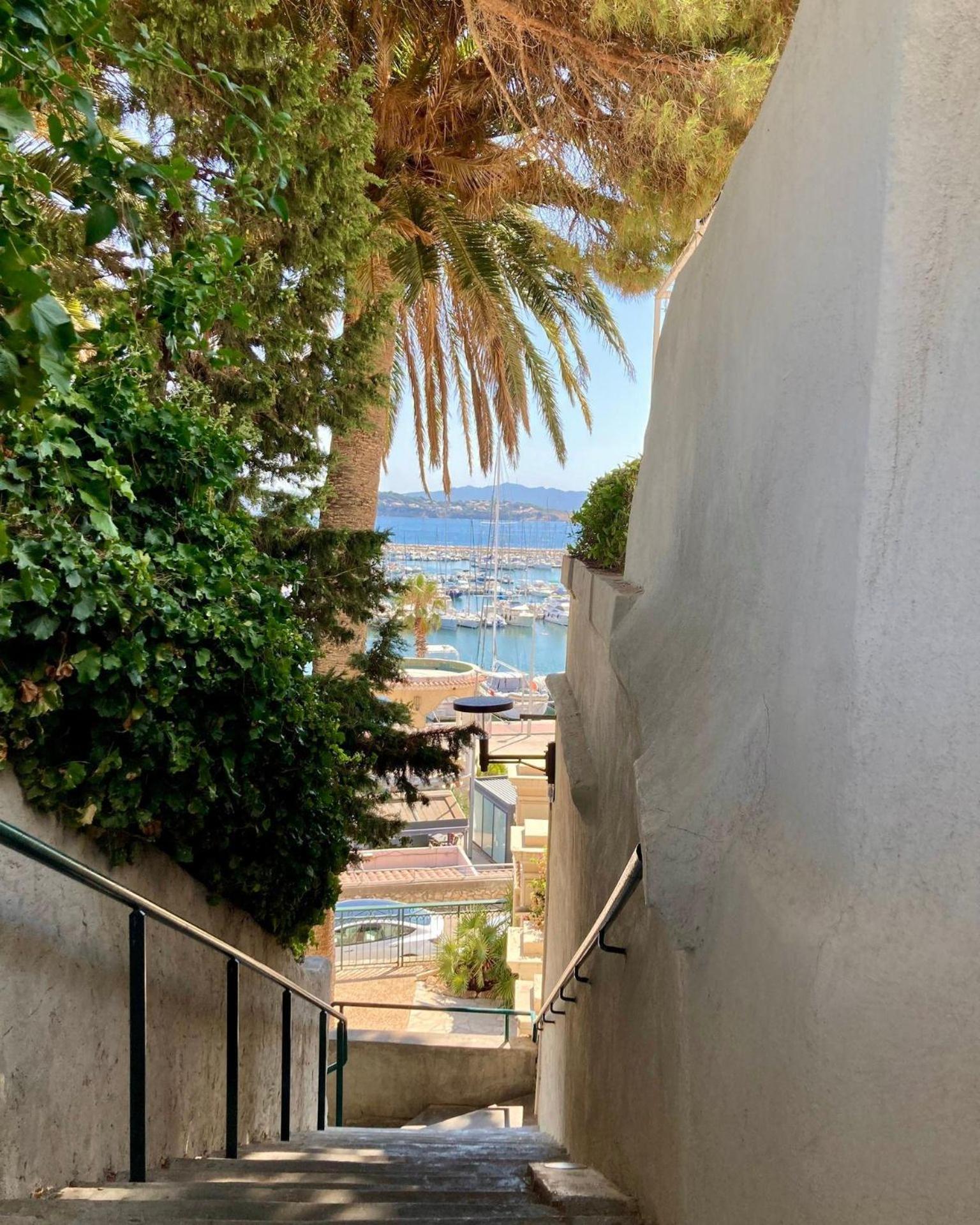 Appartement Coup De Coeur Centre Village Et Plage Climatise 3 Etoiles Terra Cigala Bandol Exterior foto